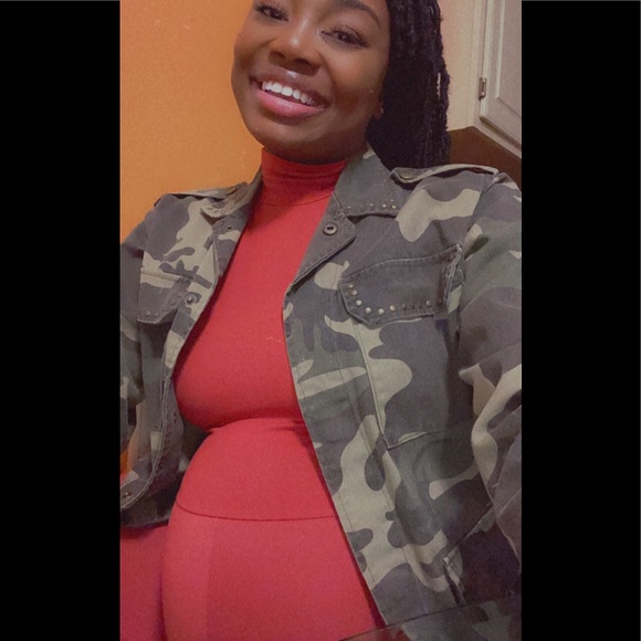 Meet Your Posher, Inez! - Picture 6 of 7